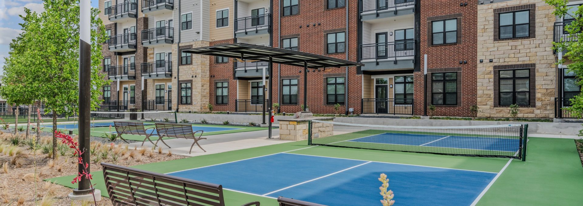 tennis courts at The Hudson Oaks